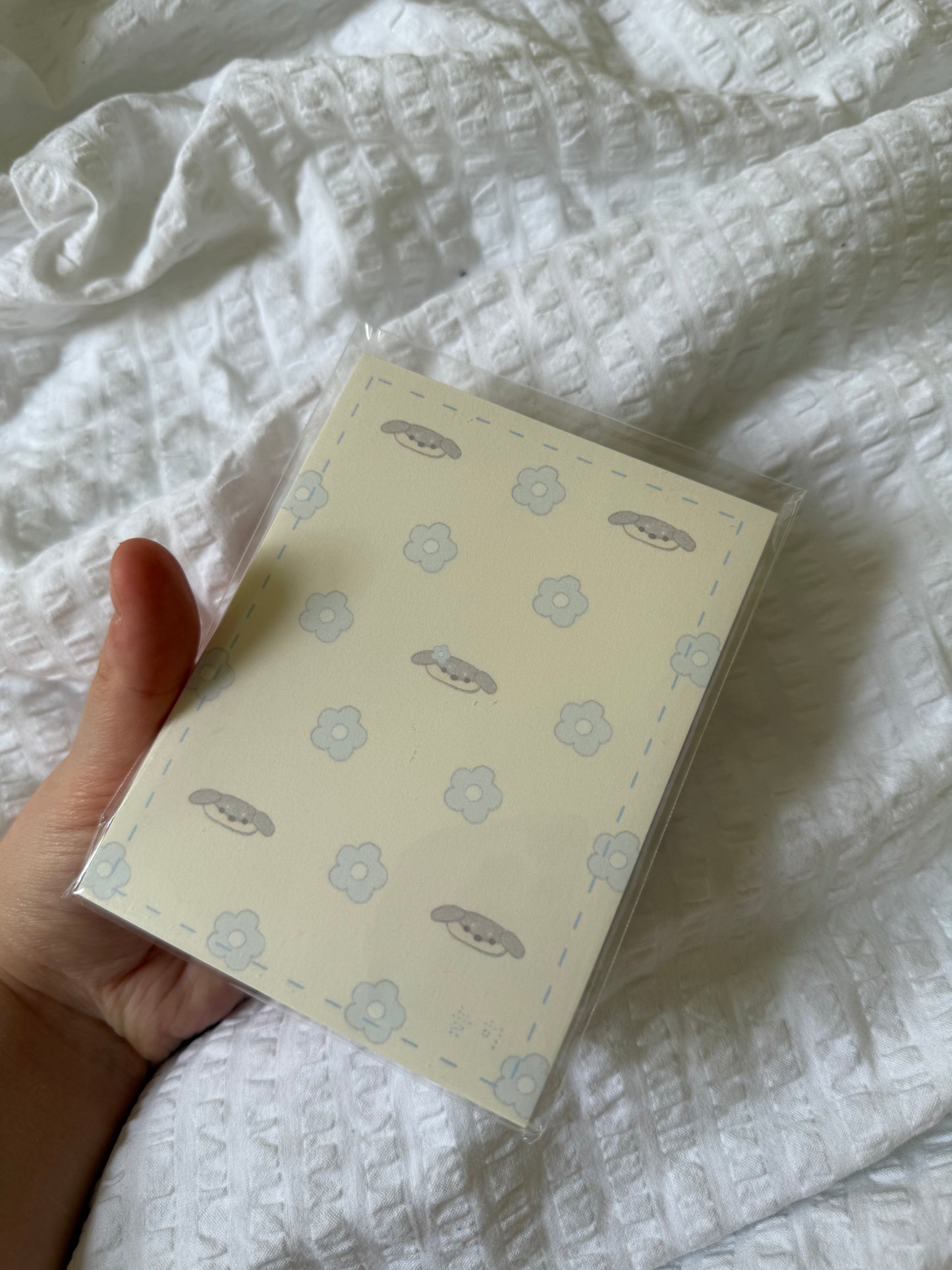 Flower dog memo pad