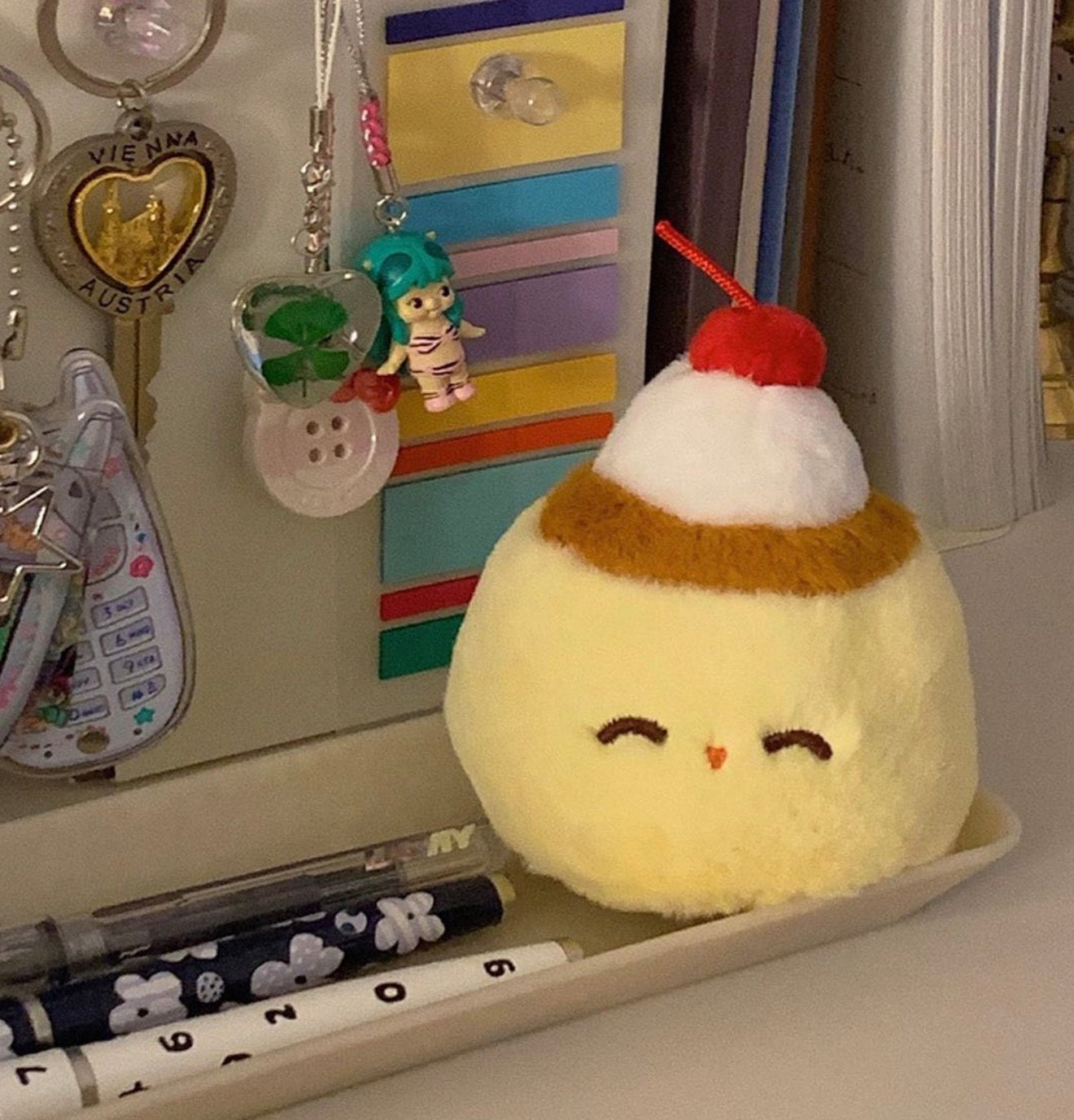 Pudding plush keychain